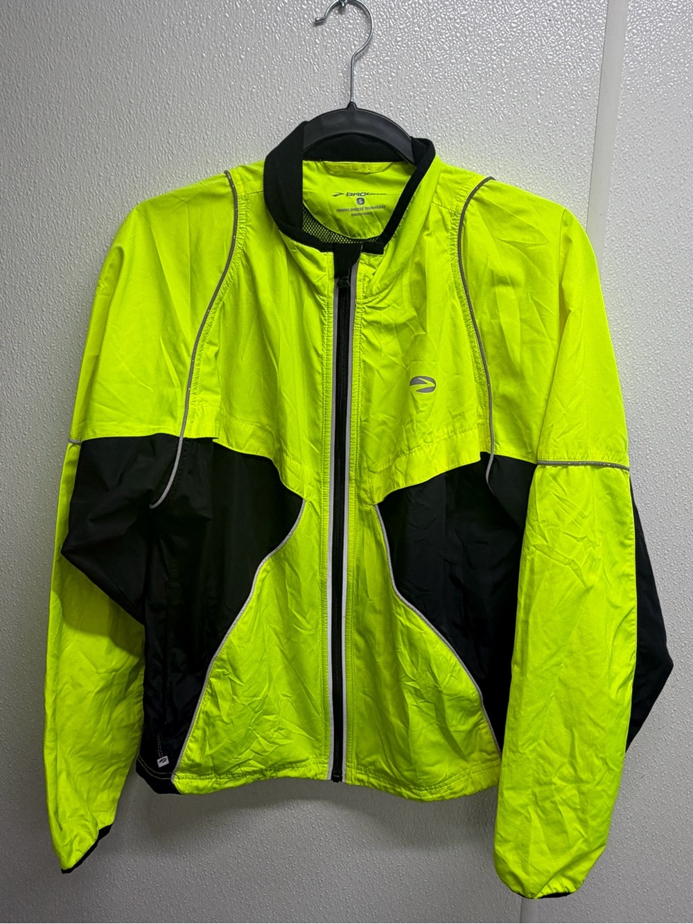 Brooks Men’s S Neon Yellow Running Jacket Shelter Tech
